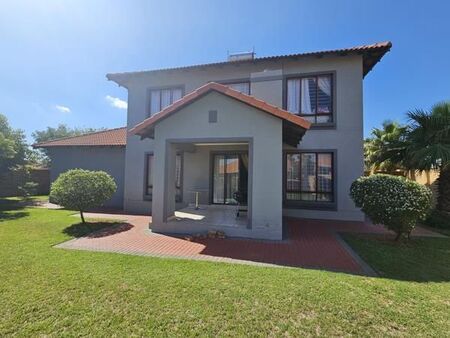 4 Bedroom House in Monavoni