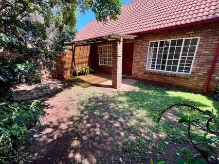 2 Bedroom Apartment in Die Hoewes