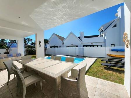 4 Bedroom House in St Francis Bay