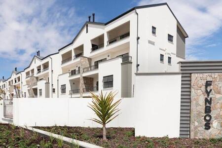 2 Bedroom Apartment in Parklands North