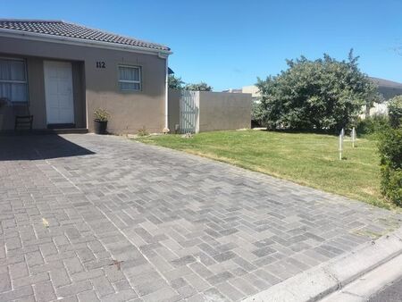 3 Bedroom house to rent in Costa Da Gama, Cape Town