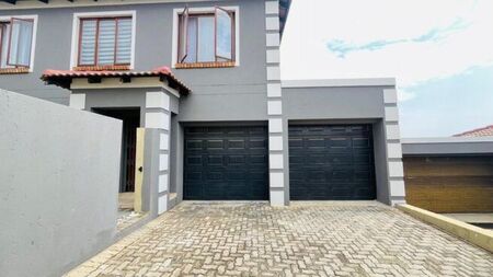 3 Bedroom townhouse - sectional to rent in Arundo Estate, Centurion