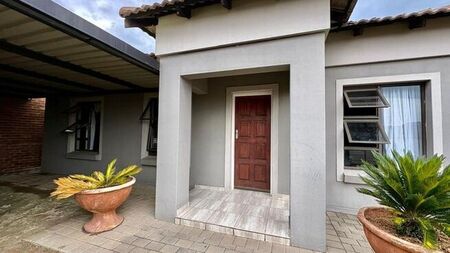 3 Bedroom townhouse - freehold to rent in Trichardt, Secunda