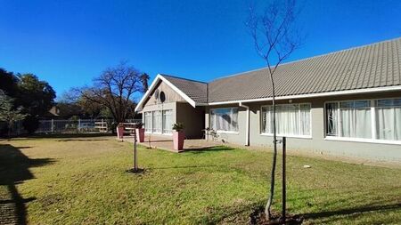 4 Bedroom house to rent in Fichardt Park, Bloemfontein
