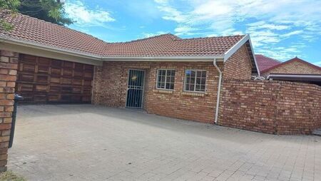 3 Bedroom duet to rent in Rooihuiskraal North, Centurion