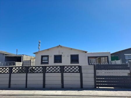 2 Bedroom house to rent in Tafelsig, Mitchells Plain