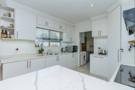 3 Bedroom Simplex in Somerset Park