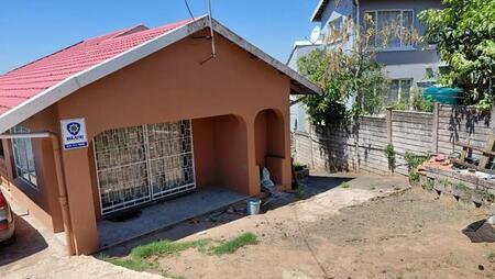 3 Bedroom House in Shallcross