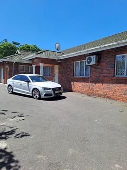 3 Bedroom Simplex in Malvern