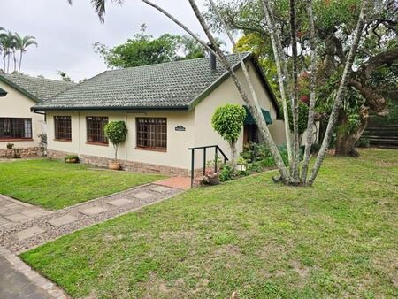 2 Bedroom House in Manors