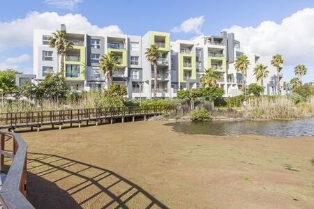 1 Bedroom Apartment in Century City