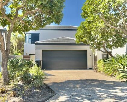 2.5 Bedroom House in Century City