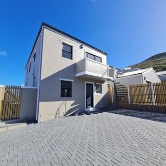 3 Bedroom Apartment in Kommetjie