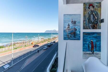 1 Bedroom Apartment in Muizenberg