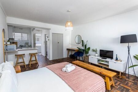 1 Bedroom Apartment in Mouille Point