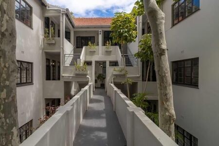 2 Bedroom Apartment in Sea Point