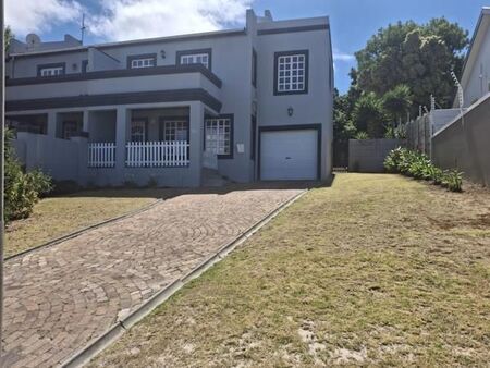 3 Bedroom House in Heldervue