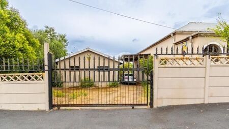 2 Bedroom Flat in Charleston Hill