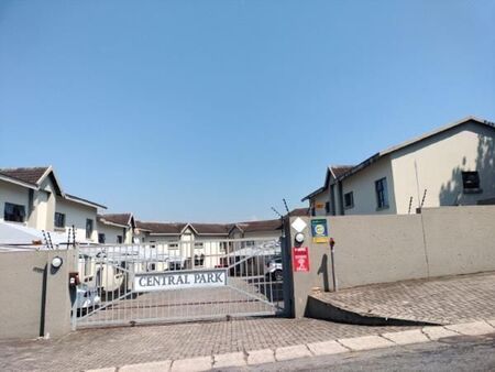 2 Bedroom Flat in Sonheuwel