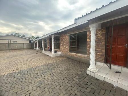 2 Bedroom Townhouse in Lydenburg