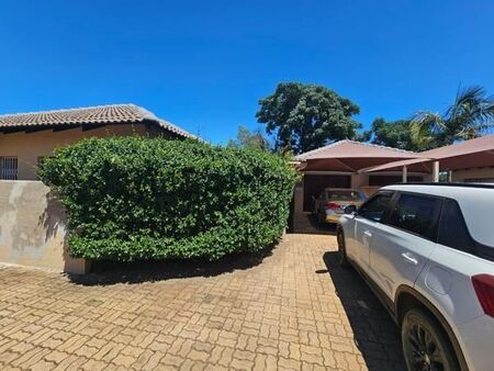 3 Bedroom Townhouse in Lydenburg