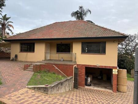 5 Bedroom House in Escombe