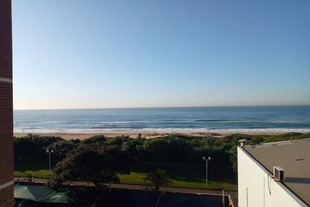 2 Bedroom Apartment in Amanzimtoti