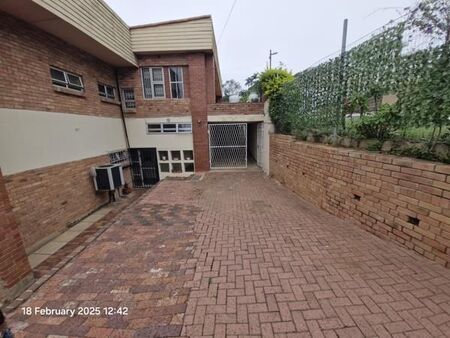 3 Bedroom Apartment in Berea West