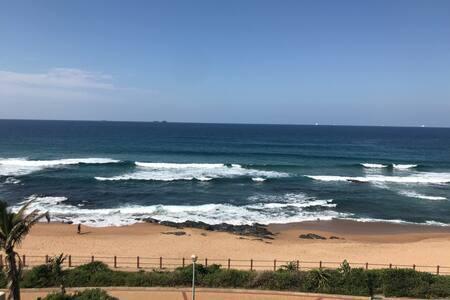 2 Bedroom Apartment in Umhlanga Rocks