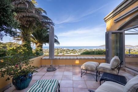 5 Bedroom House in Plettenberg Bay Central