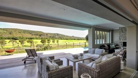 4 Bedroom House in Plettenberg Bay Central
