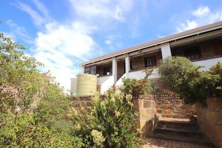 2 Bedroom House in Mossel Bay Central