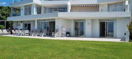 4 Bedroom Apartment in Plettenberg Bay Central