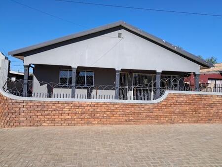 3 Bedroom House in Oudtshoorn