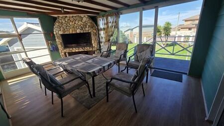 5 Bedroom House in Fraaiuitsig