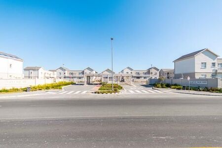 2 Bedroom House in Sunningdale