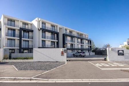 2 Bedroom Apartment in Waves Edge