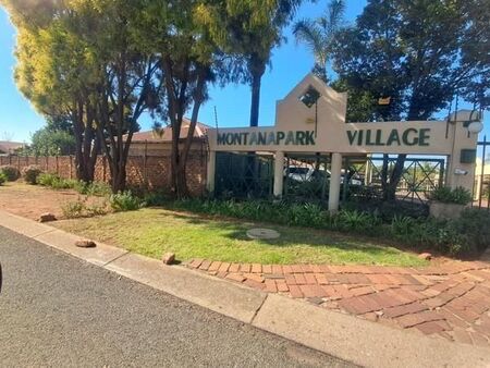 3 Bedroom Apartment in Montana Park