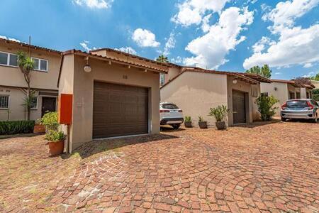 3 Bedroom Duplex in Bryanston