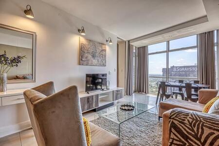 2 Bedroom Apartment in Sandton Central