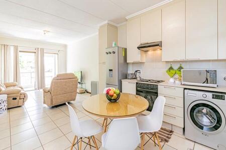 2 Bedroom Apartment in Bryanston