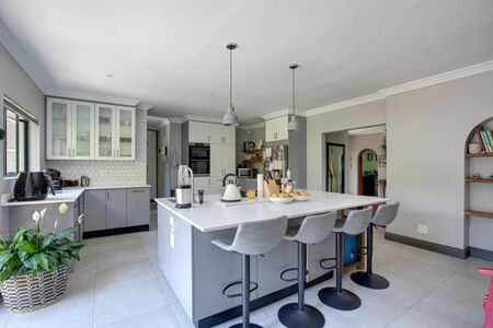 4 Bedroom House in River Club