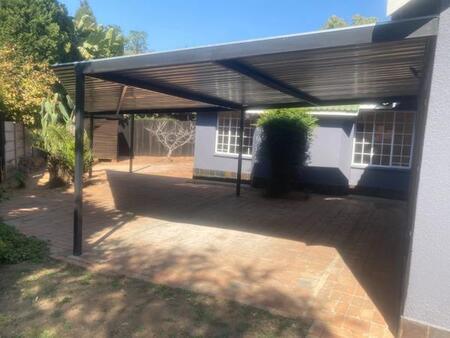 2 Bedroom House in Bloubosrand