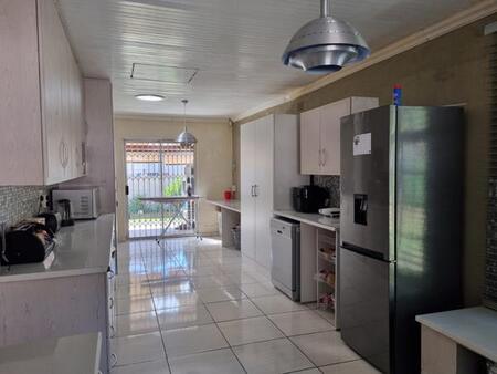 3 Bedroom House in Fontainebleau