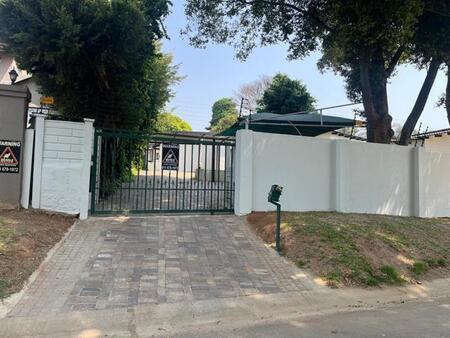 2 Bedroom House in Florida Glen