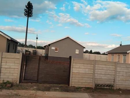 2 Bedroom House in Savanna City