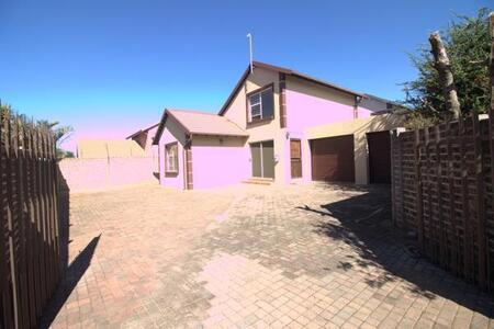 3 Bedroom House in Bonaero Park