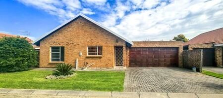 3 Bedroom Townhouse in Bonaero Park