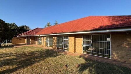 5 Bedroom House in Homestead Apple Orchards