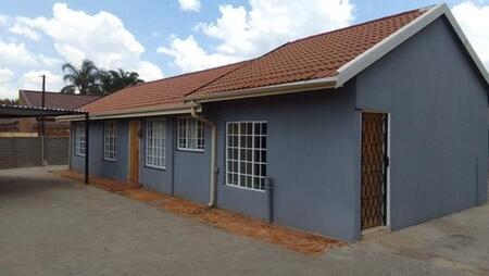 3 Bedroom House in Van Riebeeck Park